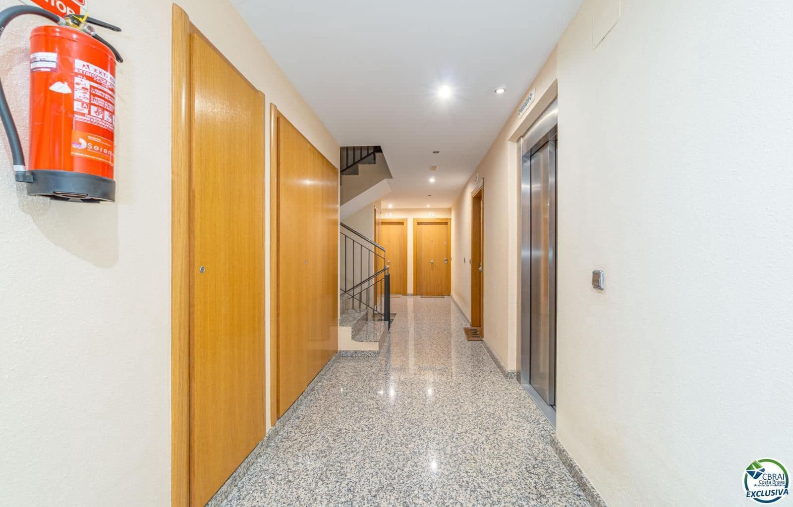 2 makuuhuone Asunto myytävänä paikassa Roses mukana uima-altaan 
autotalli - 215 000 € (Ref: 9793216)