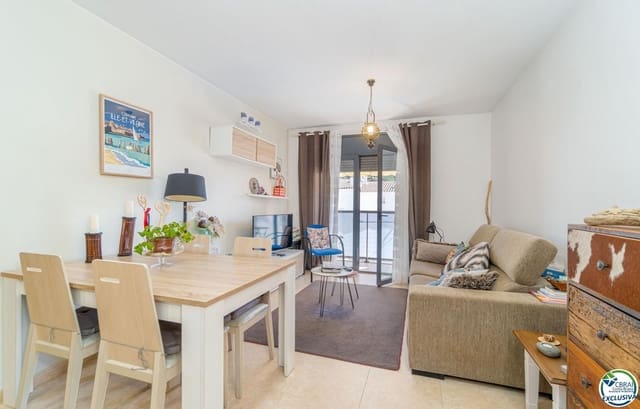 2 bedroom Flat for sale in Roses with pool garage - € 215,000 (Ref: 9793216)