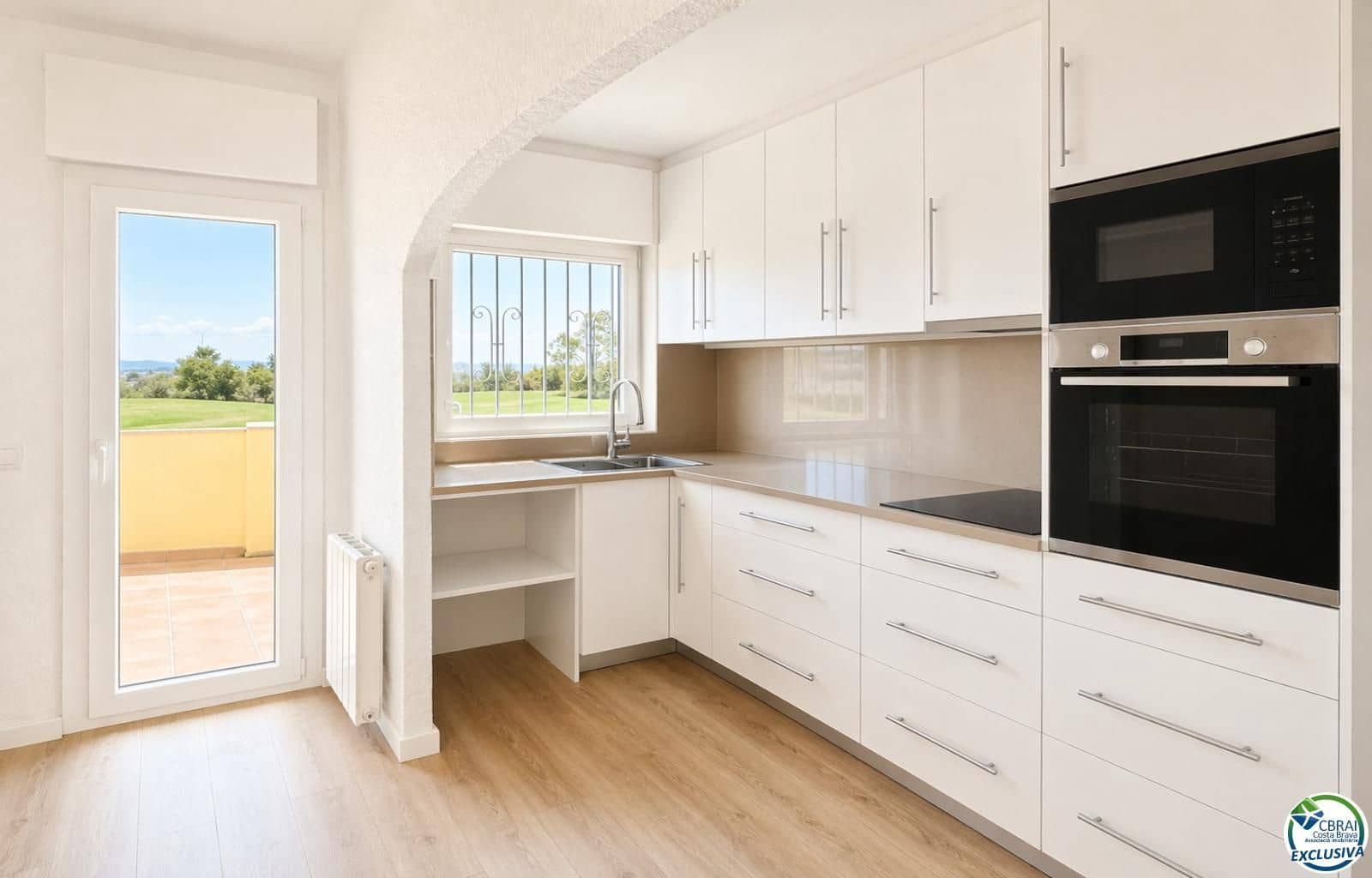 4 soverom Villa til salgs i L'Estartit med svømmebasseng garasje - € 449 000 (Ref: 9807290)