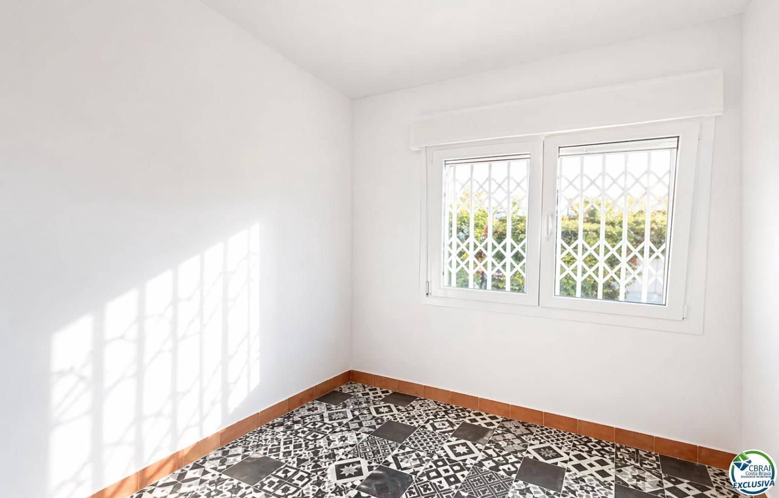 4 soverom Villa til salgs i L'Estartit med svømmebasseng garasje - € 449 000 (Ref: 9807290)