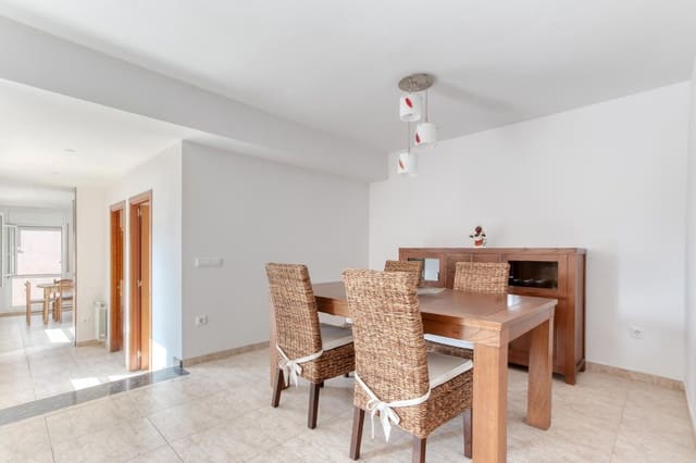 3 bedroom Flat for sale in Caldes de Malavella - € 295,000 (Ref: 9832356)