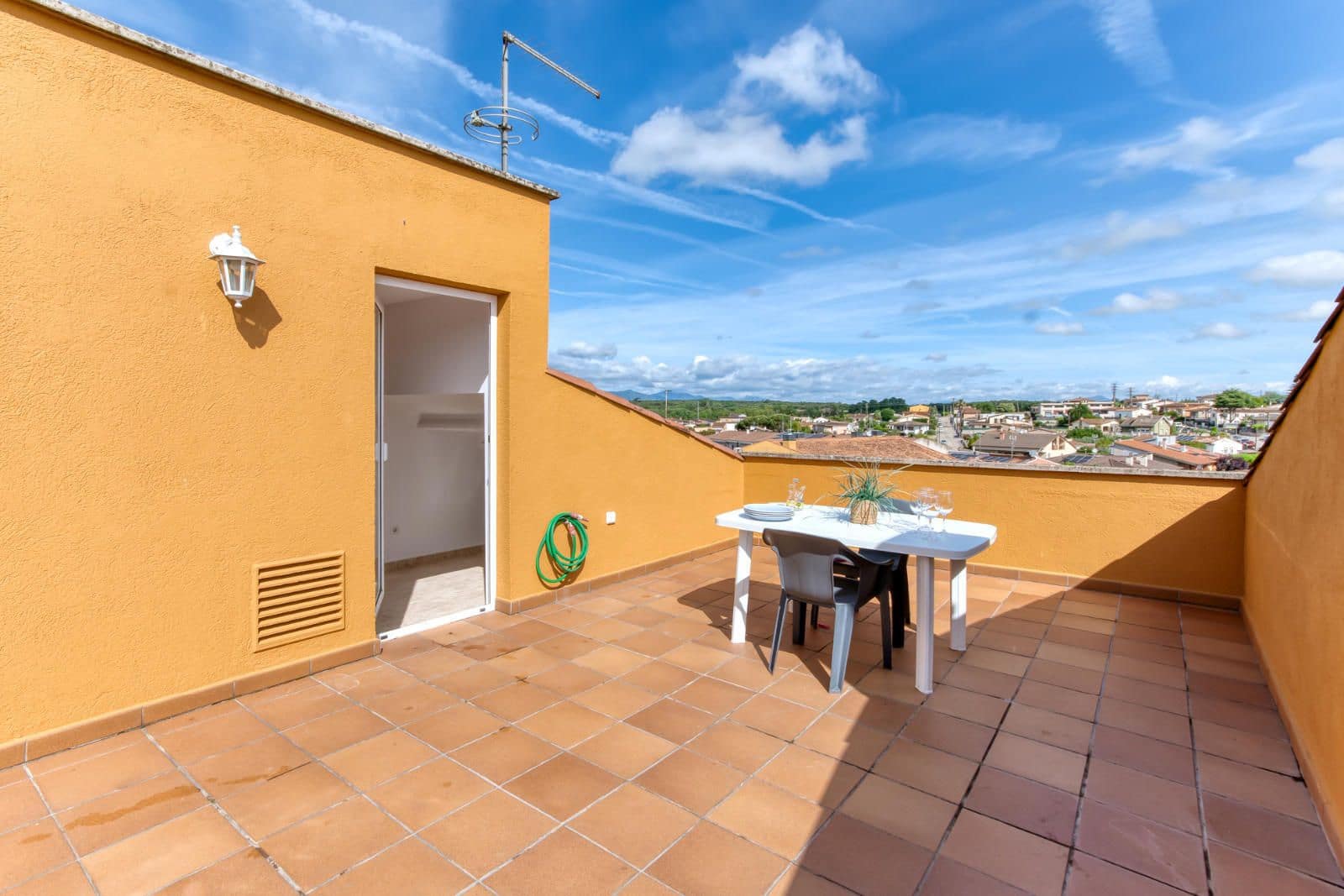 3 bedroom Flat for sale in Caldes de Malavella - € 295,000 (Ref: 9832356)