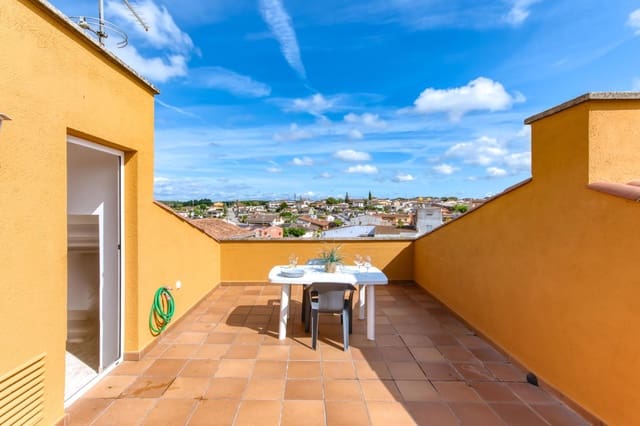 3 bedroom Flat for sale in Caldes de Malavella - € 295,000 (Ref: 9832356)
