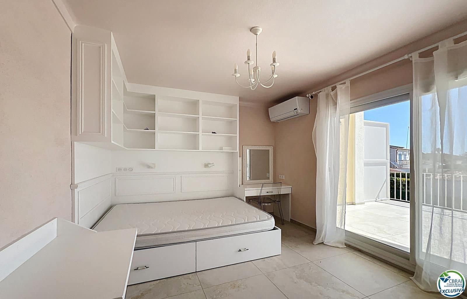 5 makuuhuone Huvila myytävänä paikassa Empuriabrava - 595 000 € (Ref: 9839733)