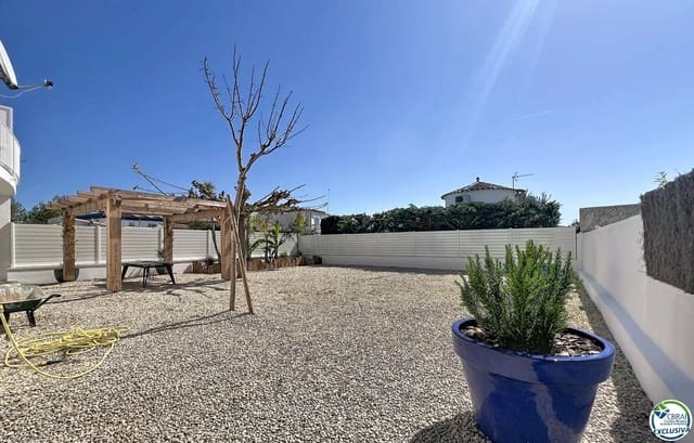 5 makuuhuone Huvila myytävänä paikassa Empuriabrava, Castelló d'Empúries - 595 000 € (Ref: 9839733)