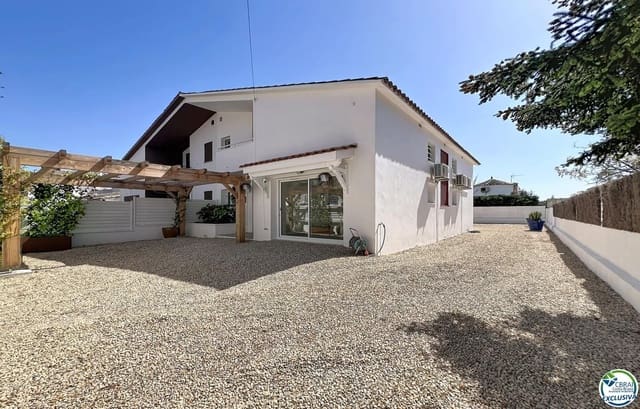 5 makuuhuone Huvila myytävänä paikassa Empuriabrava, Castelló d'Empúries - 595 000 € (Ref: 9839733)