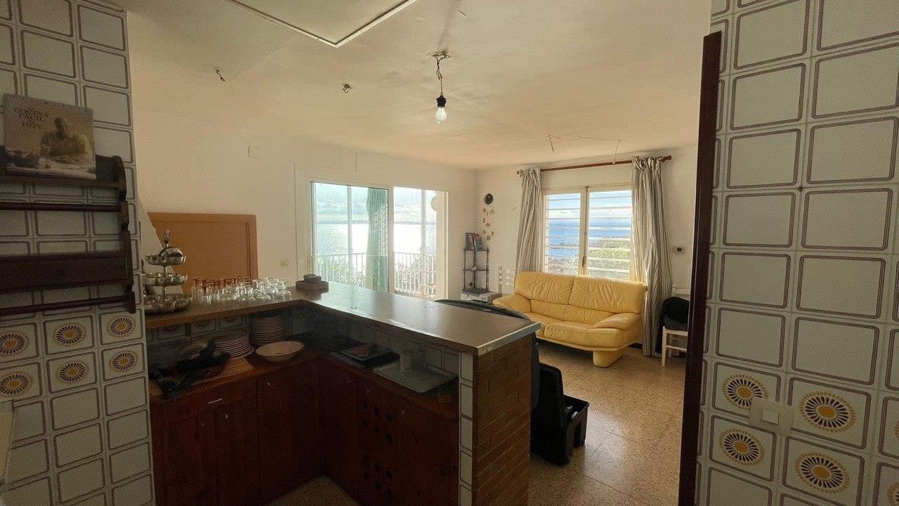 3 bedroom Flat for sale in Roses - € 360,000 (Ref: 9844273)