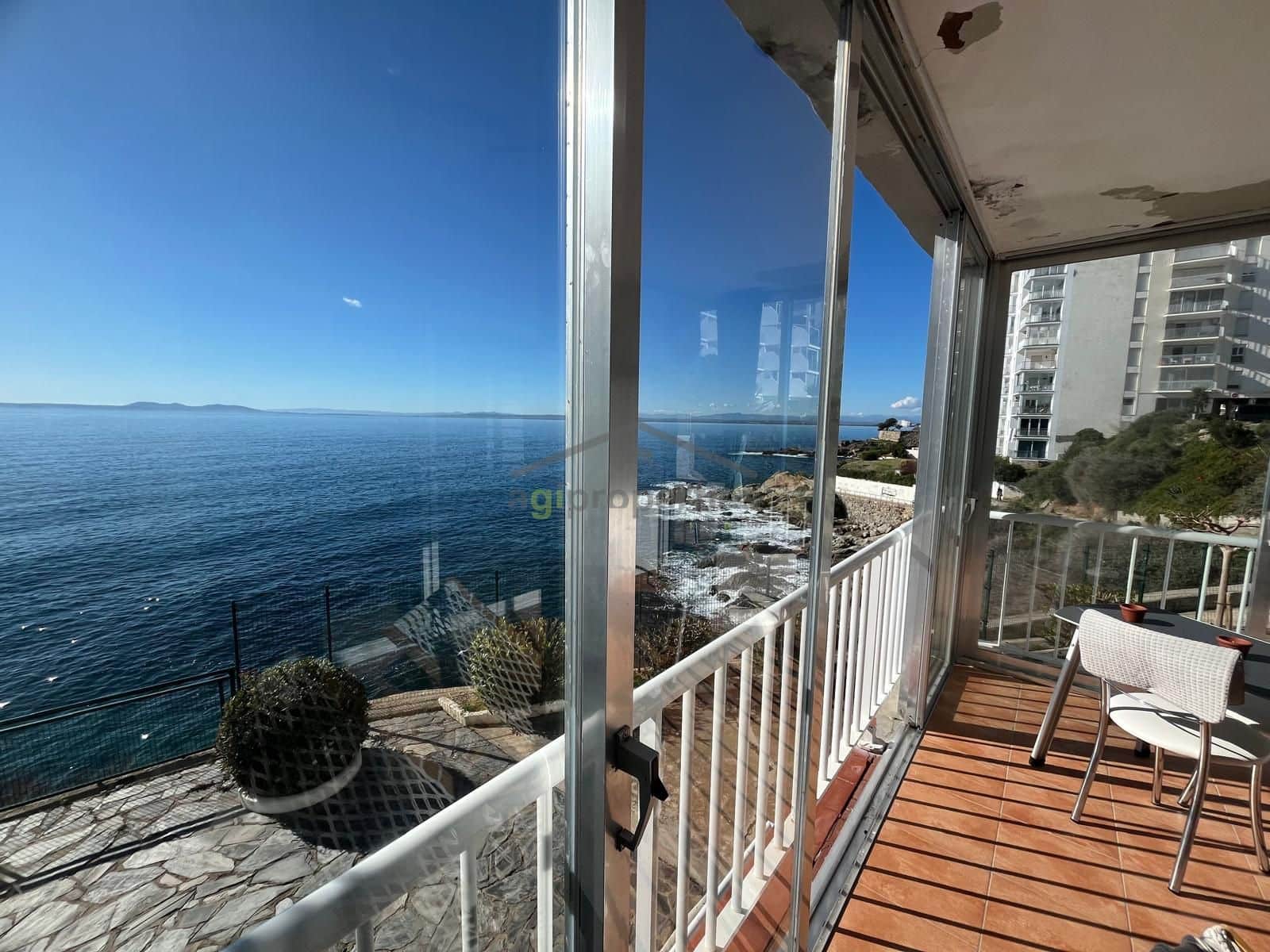 3 bedroom Flat for sale in Roses - € 360,000 (Ref: 9844273)
