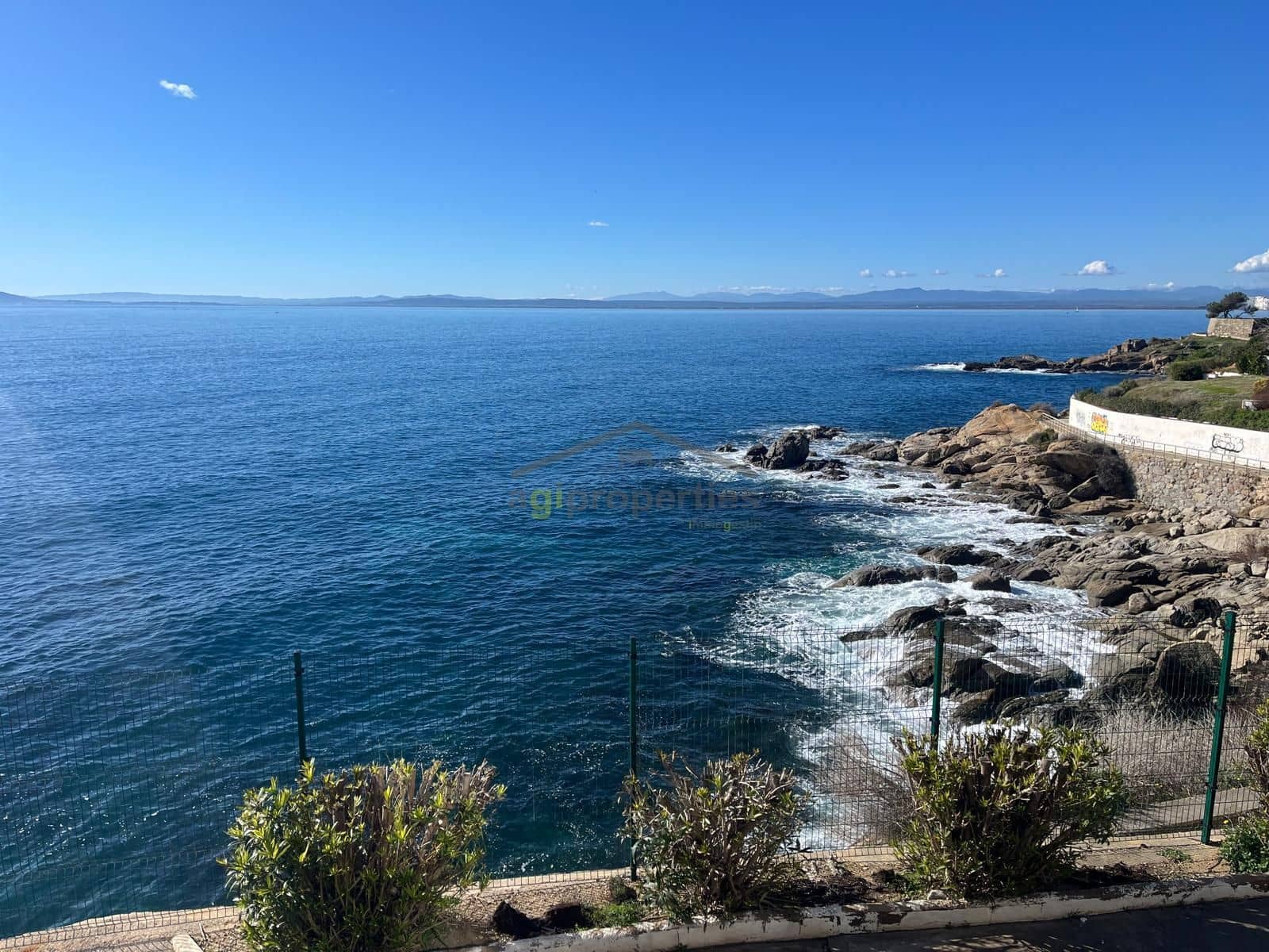 3 bedroom Flat for sale in Roses - € 360,000 (Ref: 9844273)
