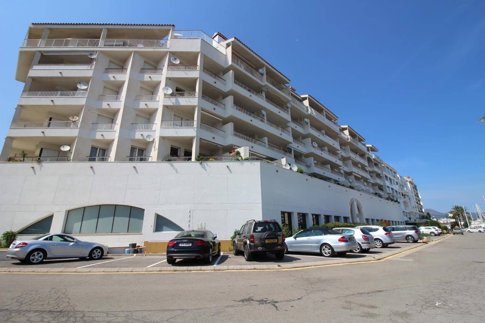 2 makuuhuone Asunto myytävänä paikassa Empuriabrava mukana 
autotalli - 325 000 € (Ref: 9844274)