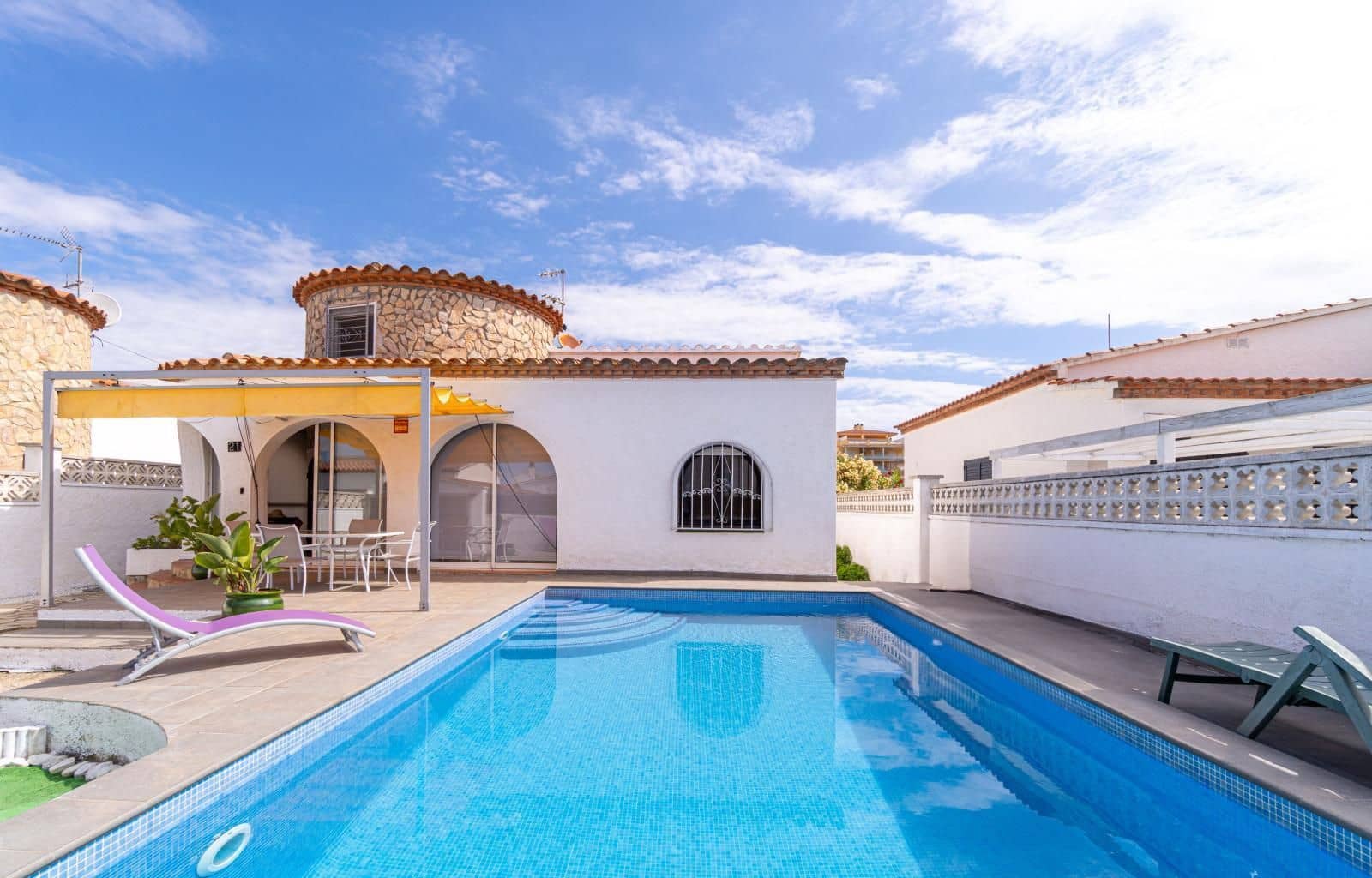 2 bedroom Villa for sale in Santa Margarida with pool garage - € 349,000 (Ref: 9844521)