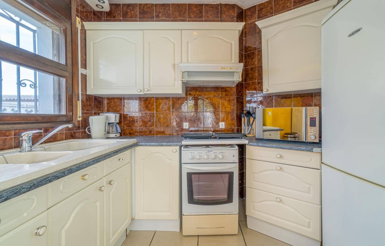 2 bedroom Villa for sale in Santa Margarida with pool garage - € 349,000 (Ref: 9844521)