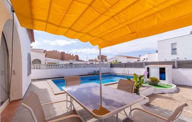 2 soveværelse Villa til salg i Santa Margarida, Roses med swimmingpool garage - € 349.000 (Ref: 9844521)