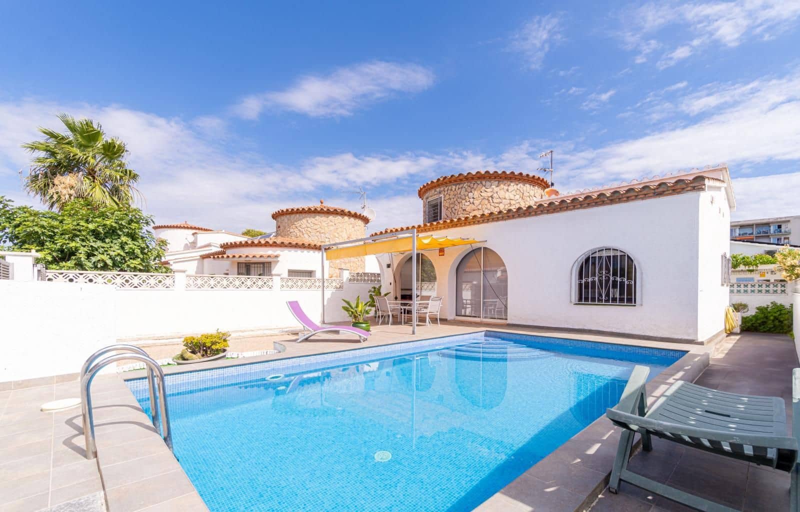 2 bedroom Villa for sale in Santa Margarida with pool garage - € 349,000 (Ref: 9844521)