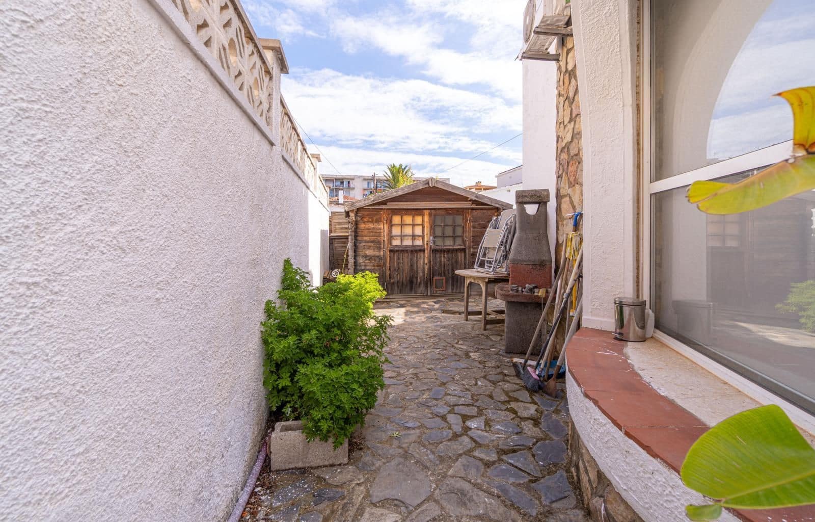2 bedroom Villa for sale in Santa Margarida with pool garage - € 349,000 (Ref: 9844521)