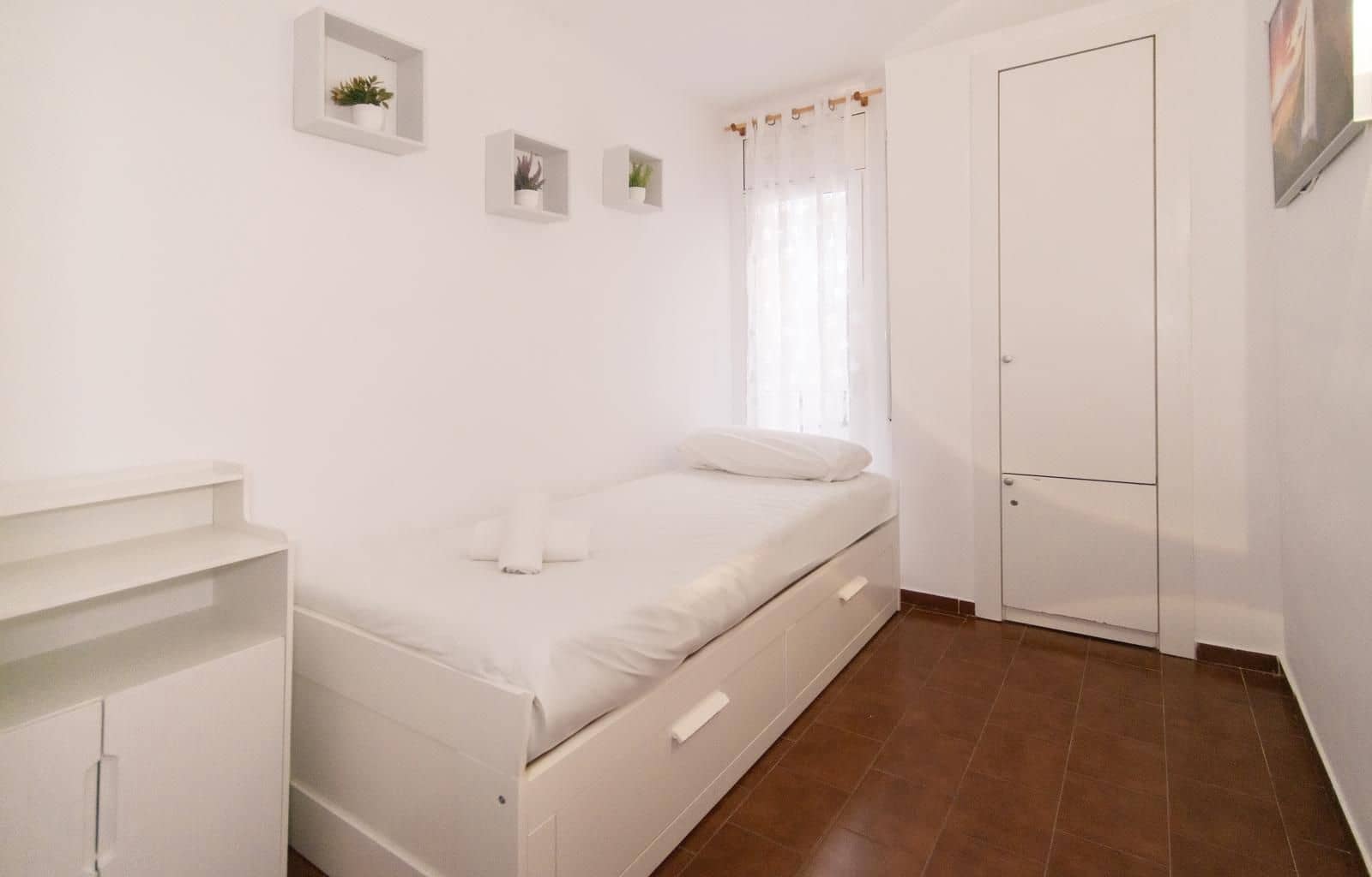 2 bedroom Flat for sale in Empuriabrava - € 175,000 (Ref: 9844523)
