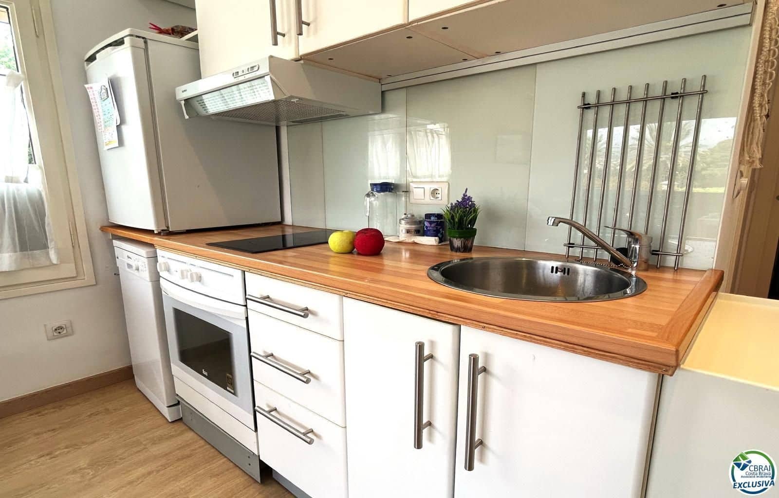 1 bedroom Flat for sale in Llanca with garage - € 172,000 (Ref: 9844524)