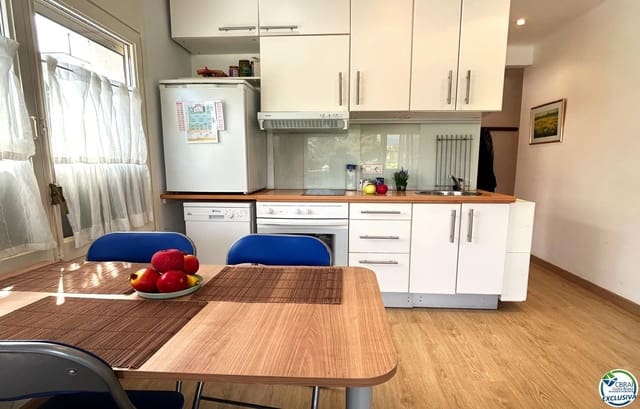 1 sovrum Lägenhet till salu i Llançà med garage - 172 000 € (Ref: 9844524)