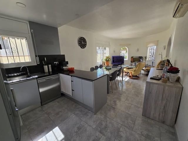 2 makuuhuone Huvila myytävänä paikassa Empuriabrava, Castelló d'Empúries mukana uima-altaan 
autotalli - 495 000 € (Ref: 9844526)