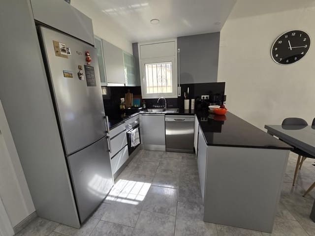 2 makuuhuone Huvila myytävänä paikassa Empuriabrava, Castelló d'Empúries mukana uima-altaan 
autotalli - 495 000 € (Ref: 9844526)