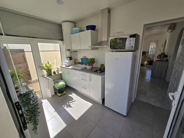 2 makuuhuone Huvila myytävänä paikassa Empuriabrava, Castelló d'Empúries mukana uima-altaan 
autotalli - 495 000 € (Ref: 9844526)