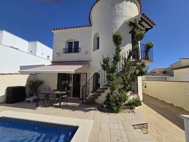 2 makuuhuone Huvila myytävänä paikassa Empuriabrava, Castelló d'Empúries mukana uima-altaan 
autotalli - 495 000 € (Ref: 9844526)