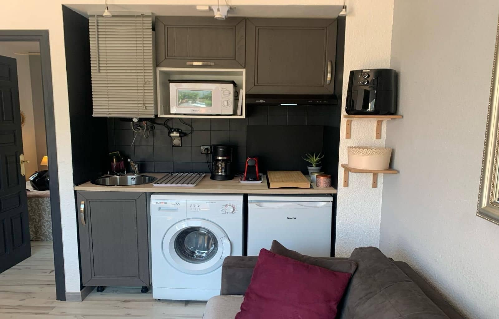 1 bedroom Flat for sale in Roses with pool garage - € 145,000 (Ref: 9849955)