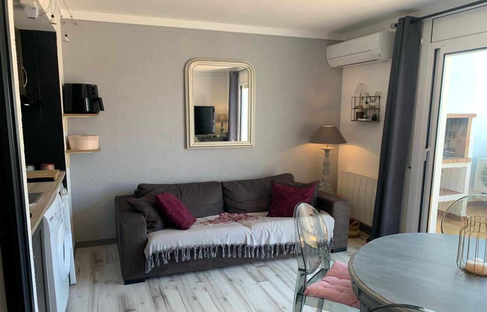 1 bedroom Flat for sale in Roses with pool garage - € 145,000 (Ref: 9849955)