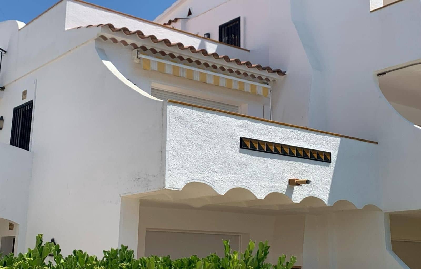 1 bedroom Flat for sale in Roses with pool garage - € 145,000 (Ref: 9849955)