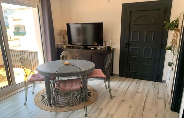 1 slaapkamer Flat te koop in Roses met zwembad garage - € 145.000 (Ref: 9849955)