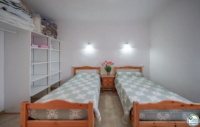 4 makuuhuone Asunto myytävänä paikassa Roses - 249 000 € (Ref: 9879330)