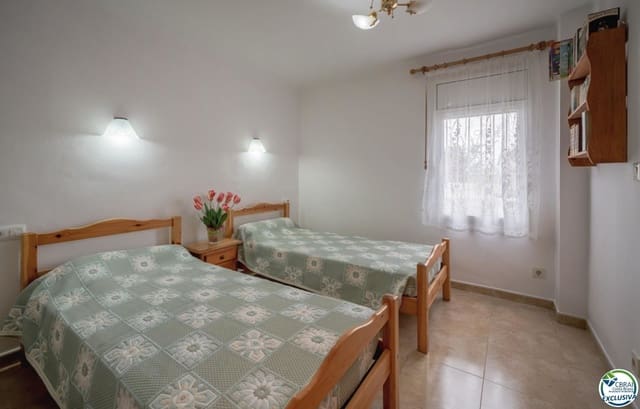 4 makuuhuone Asunto myytävänä paikassa Roses - 249 000 € (Ref: 9879330)