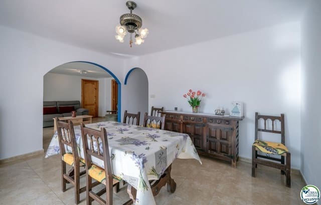 4 makuuhuone Asunto myytävänä paikassa Roses - 249 000 € (Ref: 9879330)
