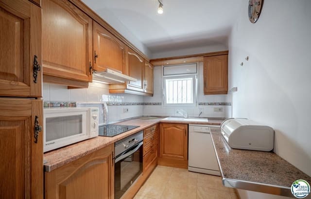 4 makuuhuone Asunto myytävänä paikassa Roses - 249 000 € (Ref: 9879330)