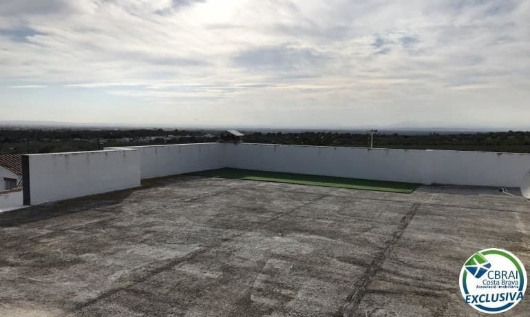 5 bedroom Villa for sale in Roses - € 460,000 (Ref: 9879331)