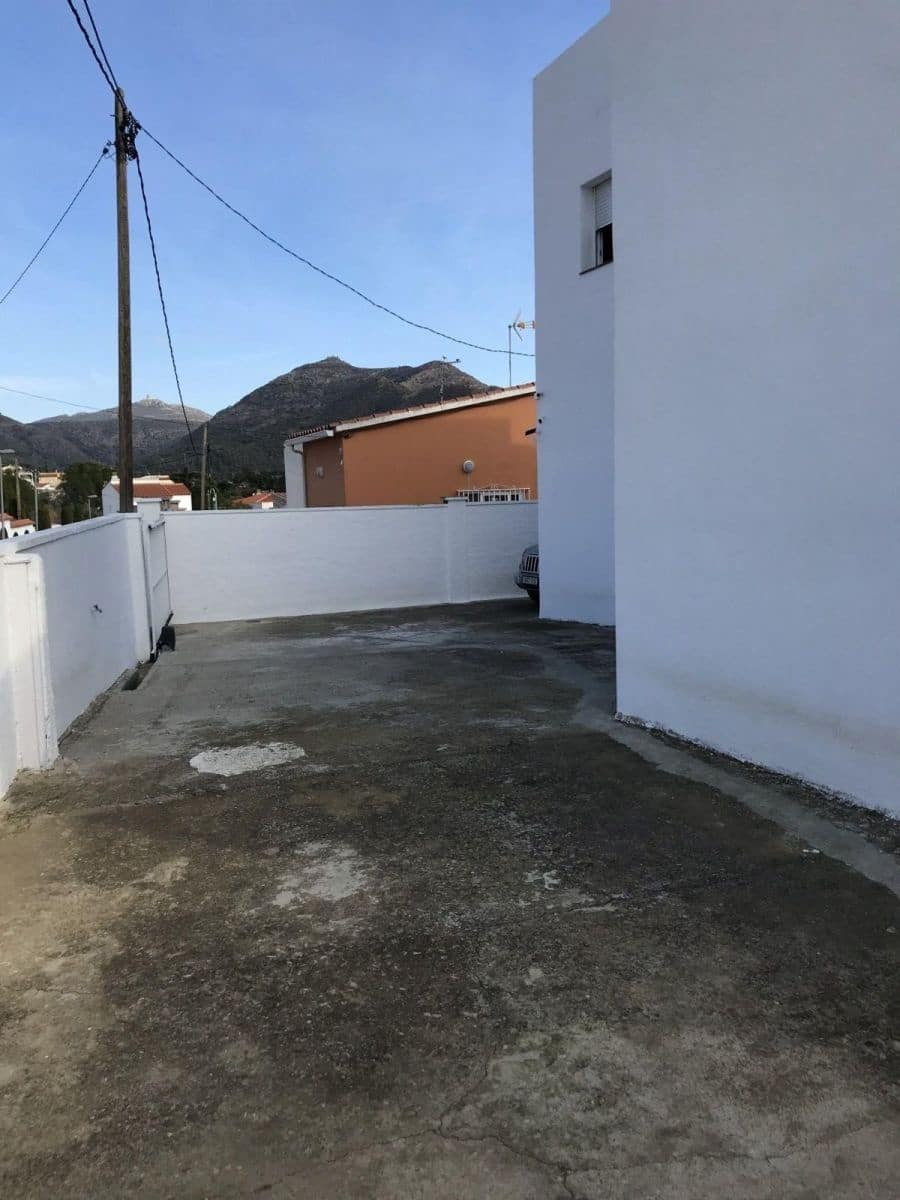 5 bedroom Villa for sale in Roses - € 460,000 (Ref: 9879331)