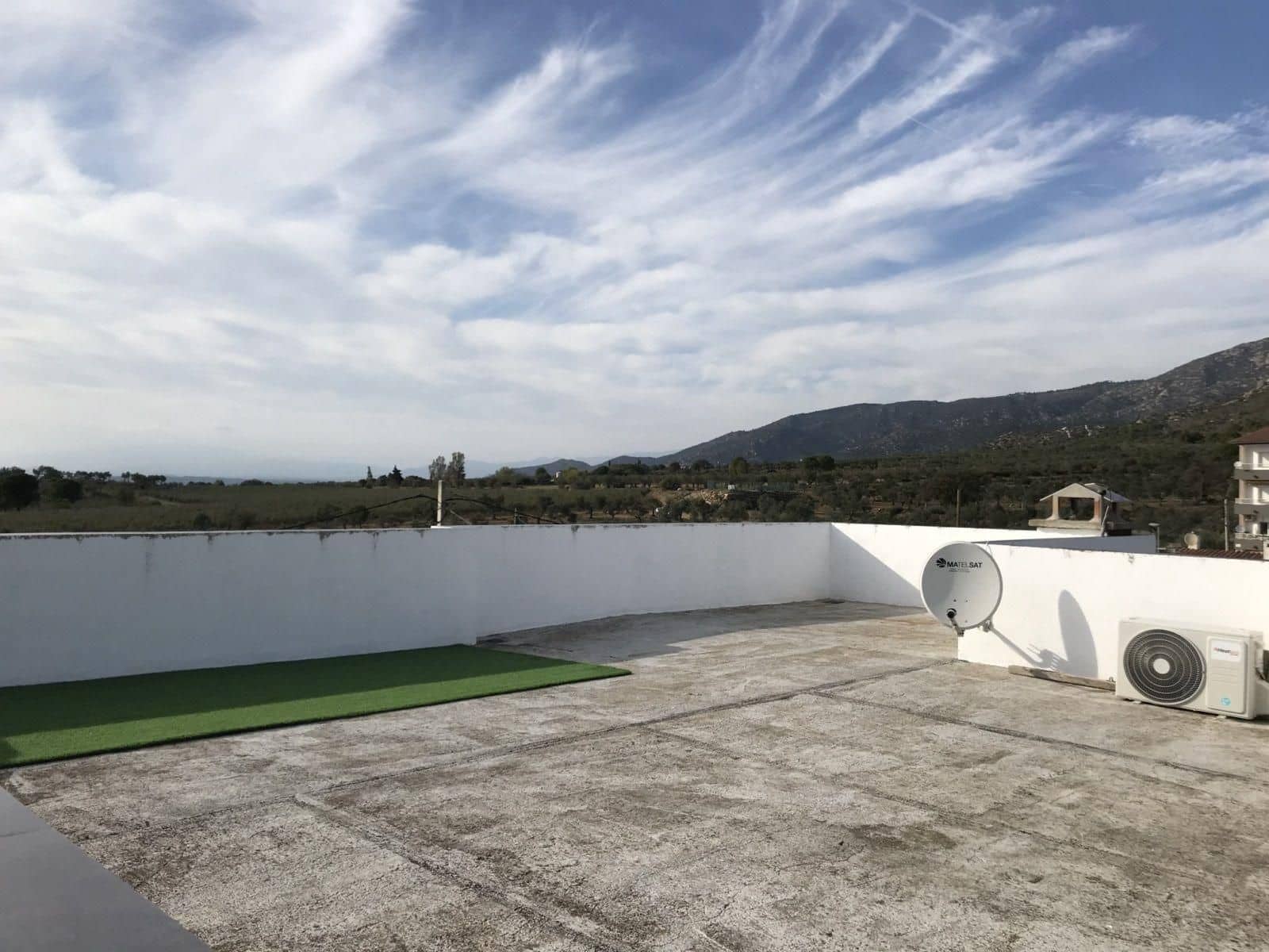 5 bedroom Villa for sale in Roses - € 460,000 (Ref: 9879331)
