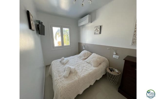 4 makuuhuone Huvila myytävänä paikassa Empuriabrava, Castelló d'Empúries mukana uima-altaan 
autotalli - 1 099 000 € (Ref: 9879332)