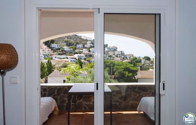 3 quarto Apartamento para venda em Roses - 319 000 € (Ref: 9879333)