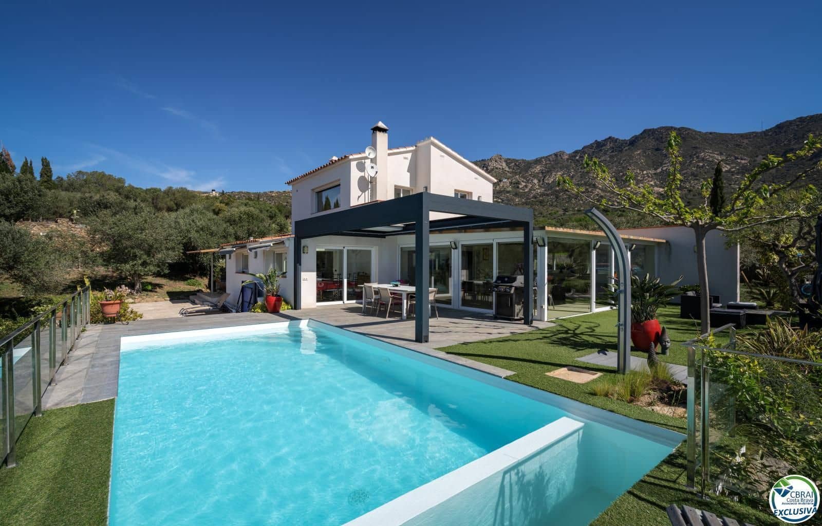 3 bedroom Villa for sale in Palau-saverdera with pool garage - € 890,000 (Ref: 9879335)