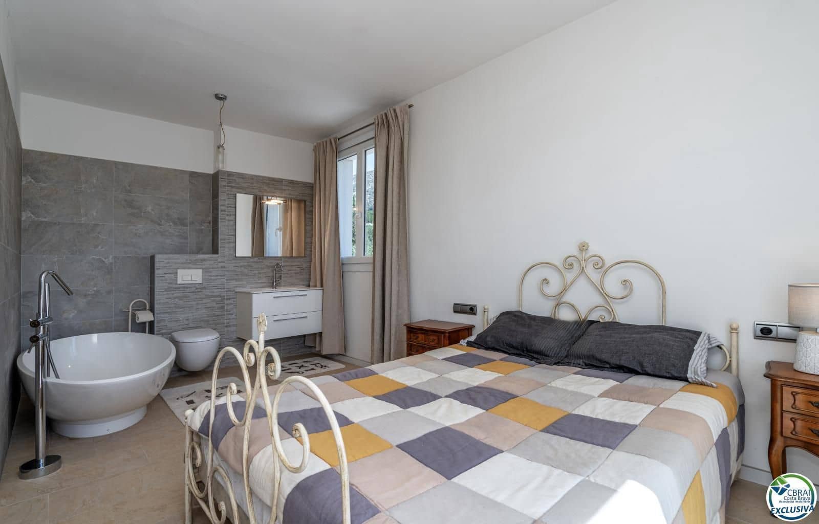 3 bedroom Villa for sale in Palau-saverdera with pool garage - € 890,000 (Ref: 9879335)