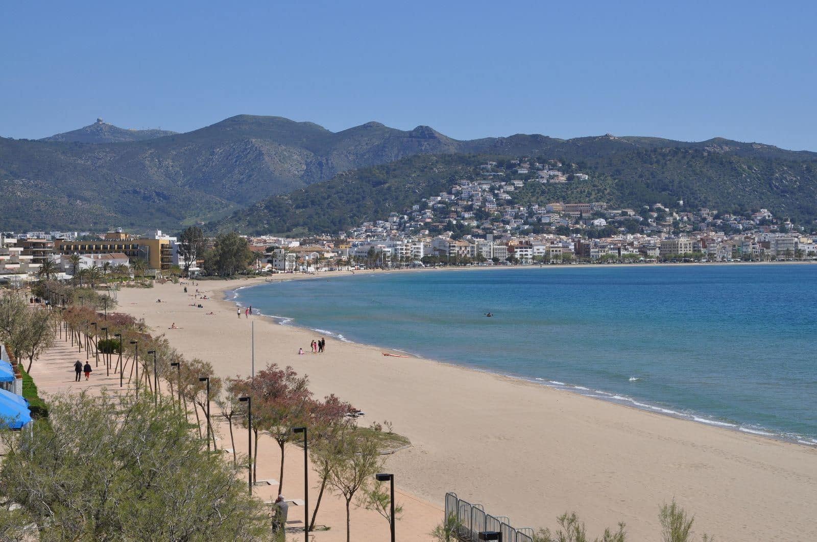 2 quarto Apartamento para venda em Roses com piscina garagem - 298 000 € (Ref: 9879337)