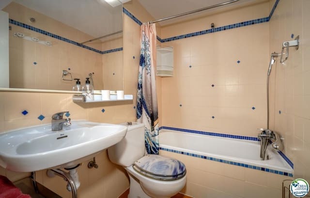 2 makuuhuone Asunto myytävänä paikassa Empuriabrava, Castelló d'Empúries - 188 000 € (Ref: 9879345)