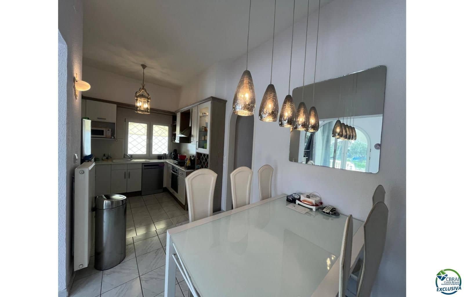 3 sypialnia Willa na sprzedaż w Empuriabrava z basenem garażem - 795 000 € (Ref: 9879351)
