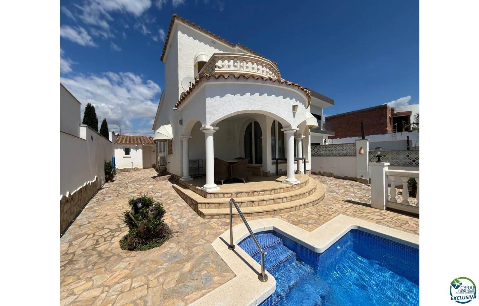 3 sypialnia Willa na sprzedaż w Empuriabrava z basenem garażem - 795 000 € (Ref: 9879351)