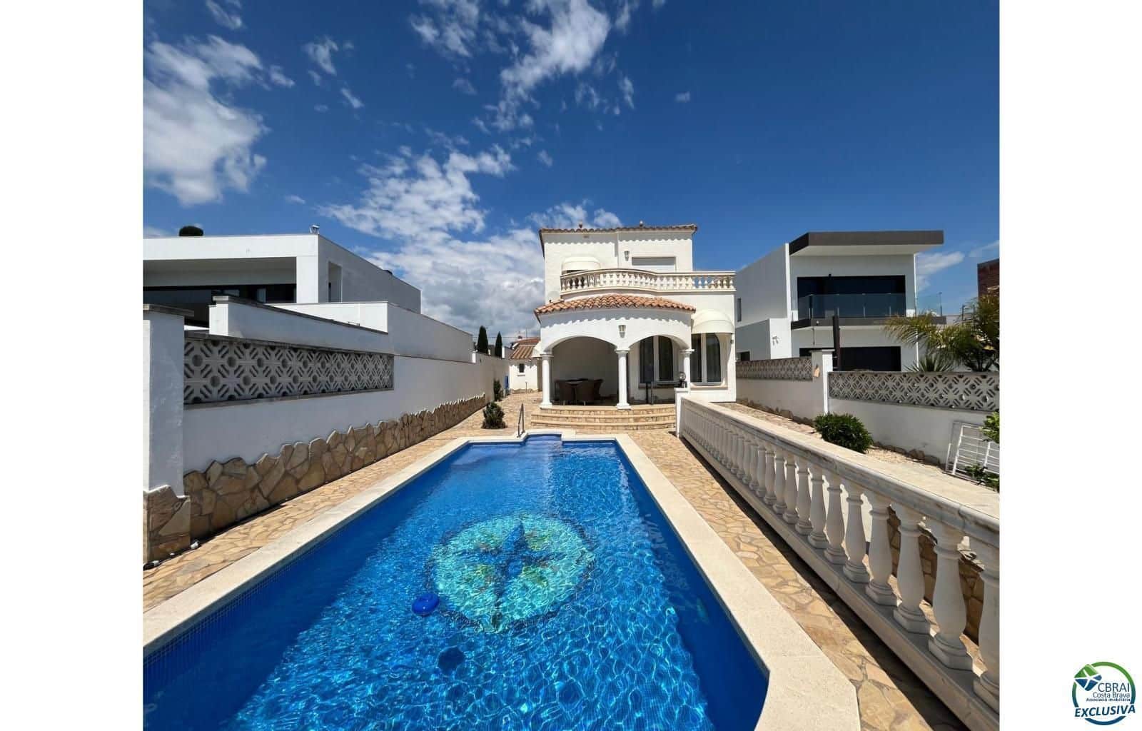 3 sypialnia Willa na sprzedaż w Empuriabrava z basenem garażem - 795 000 € (Ref: 9879351)