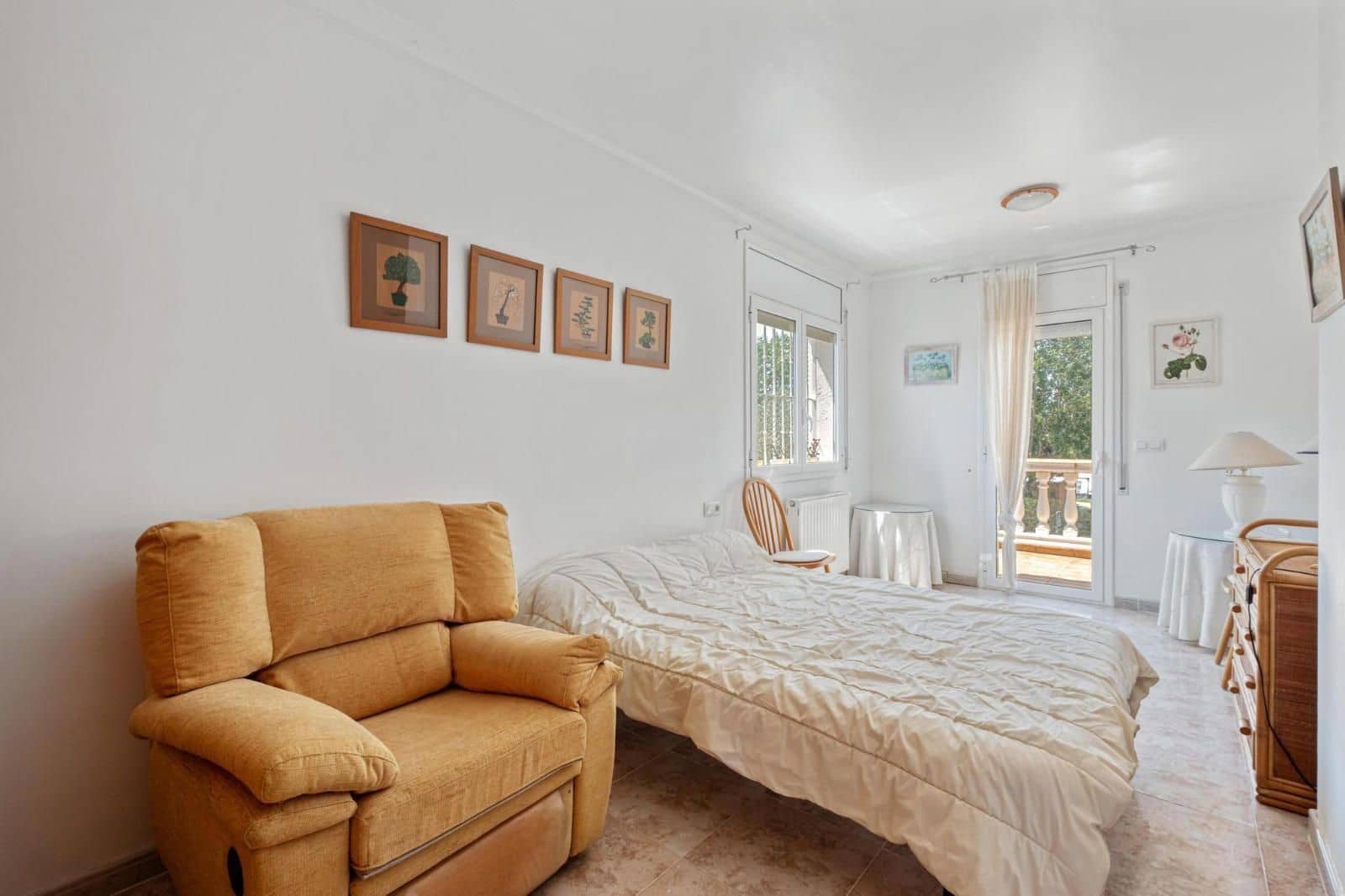 5 soveværelse Villa til salg i Empuriabrava med swimmingpool garage - € 470.000 (Ref: 9879352)