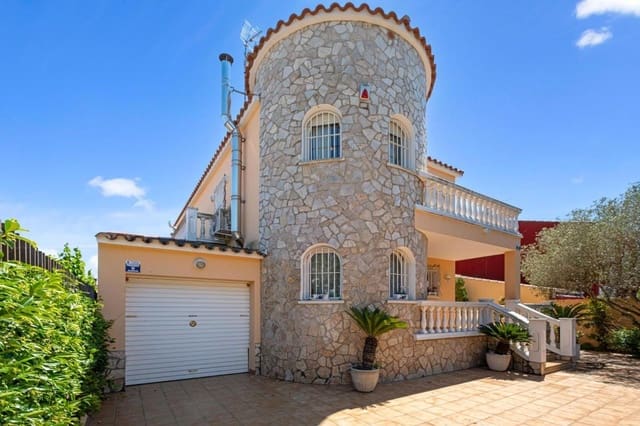 5 makuuhuone Huvila myytävänä paikassa Empuriabrava, Castelló d'Empúries mukana uima-altaan 
autotalli - 470 000 € (Ref: 9879352)