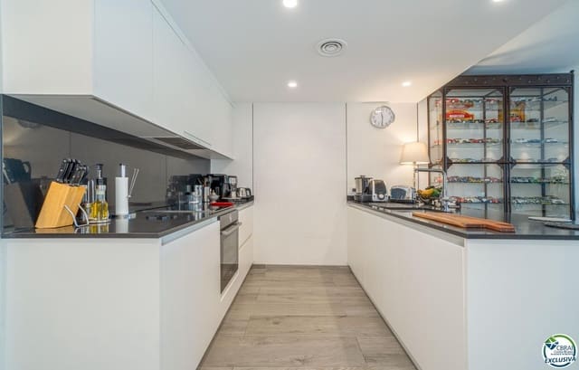 2 quarto Apartamento para venda em Roses com garagem - 600 000 € (Ref: 9879360)