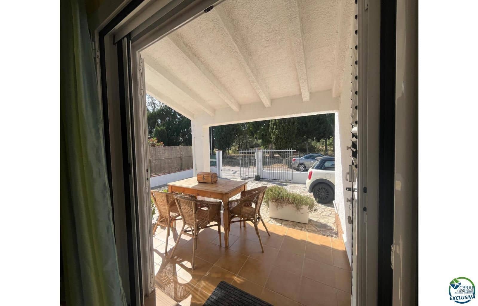 3 sovrum Villa till salu i Roses med garage - 340 000 € (Ref: 9879361)